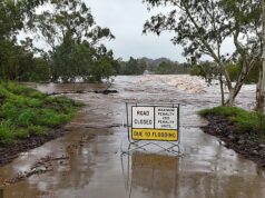 Ameaça de ciclone se aproxima da costa de Queensland enquanto residentes cansados da chuva se preparam para um novo dilúvio