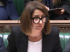 X de Elon Musk criticado por ‘monetizar o abuso’ sobre imagens sexualizadas criadas por Grok – como o ministro revela que a criação de imagens não consensuais se tornará um crime ESTA SEMANA