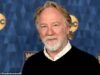 O ator Timothy Busfield acusado de agredir sexualmente a TERCEIRA criança enquanto a estrela de West Wing se prepara para comparecer ao tribunal