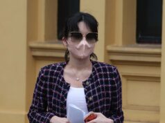 Policiais brigam por uma reviravolta explosiva na saga da herdeira chinesa que você NUNCA imaginou – enquanto ‘LanLan’ emerge de um Rolls-Royce e faz comentários de cair o queixo sobre sua identidade