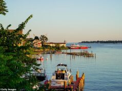 O zumbido de pesadelo 24 horas por dia, 7 dias por semana, está arruinando a vida dos residentes da cidade de Connecticut – e as autoridades locais ainda não descobriram o que é