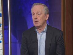 As tarifas e as desvantagens da IA representam os principais riscos globais para os negócios, afirma o Fórum Econômico Mundial