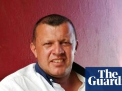 Família busca respostas após ICE deportar homem em estado vegetativo para a Costa Rica