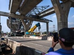 Um colapso de guindaste na Tailândia matou 2 pessoas, um dia depois de uma tragédia semelhante