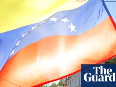 Três presos em Sydney protestam contra a remoção forçada de Nicolás Maduro da Venezuela pelos militares dos EUA