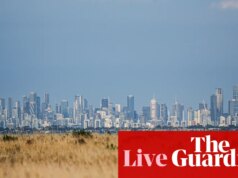 Notícias da Austrália ao vivo: Victoria se prepara para risco de incêndio ‘catastrófico’; Queensland em observação de ciclones tropicais