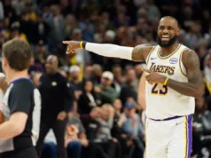 LeBron James usa patch exclusivo de camisa enquanto surgem questões sobre aposentadoria