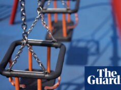 Vestígios de pesticidas ligados ao câncer encontrados em testes em playgrounds do Reino Unido