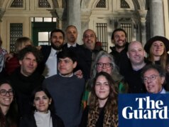 Grupos de direitos humanos saúdam a absolvição após sete anos de trabalhadores humanitários processados durante a crise de refugiados na Grécia