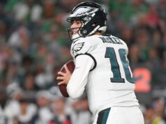 Relatórios: Eagles planejam iniciar QB Tanner McKee, descansar Jalen Hurts, outros titulares