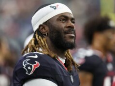 Relatório: Pats contrata ex-texanos DE Darrell Taylor