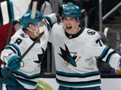 Celebridades no mesmo grupo que Gretzky e Sakic