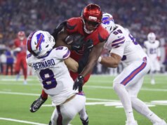 Projetos de lei descartam LB Terrel Bernard, outros dois contra Jaguars