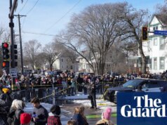 Moradores e políticos de Minneapolis condenam tiroteio deadly no ICE: ‘Pessoas estão sendo feridas’