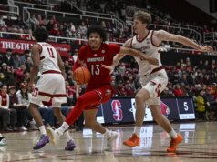 Ebuka Okorie marca 28 gols na vitória de Stanford sobre o 16º colocado em Louisville