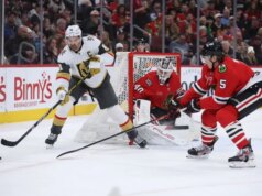 Mark Stone, dos Knights, busca participação no recorde da franquia no jogo contra Blues