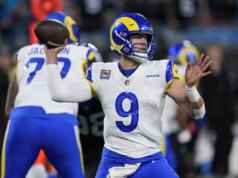 Rams QB Matthew Stafford ‘pronto para ir’ contra Bears, apesar da torção no dedo