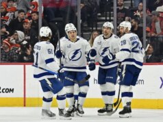 Lightning amplia sequência de vitórias com vitória por 7-2 sobre Flyers