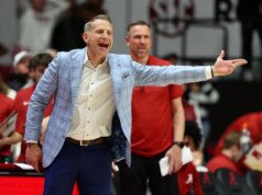 Insatisfeito com o jogo do número 13 do Alabama, o técnico busca salvação no Miss.