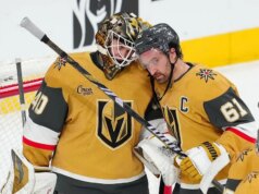 Mark Stone marca no sétimo jogo consecutivo e Golden Knights dobra Blues