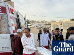 Pelo menos 13 mortos em ataques israelenses em Gaza, incluindo cinco crianças, diz agência de defesa civil