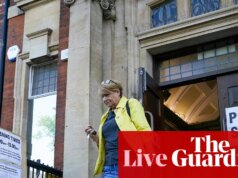 Ministro diz que eleições para ‘conselhos zumbis’ são inúteis, já que dezenas de autoridades solicitam adiamentos – política do Reino Unido ao vivo