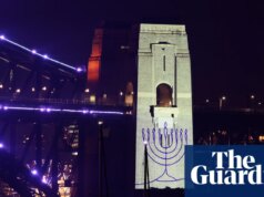 Líderes empresariais e bispos católicos unem-se ao apelo à comissão actual após o ataque de Bondi