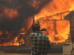 Incêndios florestais em Victoria: Estado de desastre declarado com casas perdidas, 3 desaparecidos