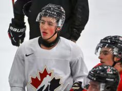 «Je savais que le démon allait sortir»: Caleb Desnoyers é indispensável no trio de cols bleus du Canada