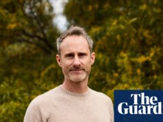 Autor australiano Craig Silvey acusado de posse e distribuição de materials de exploração infantil