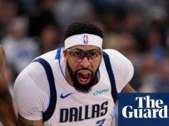 Anthony Davis, do Dallas Mavericks, enfrenta uma possível cirurgia no closing da temporada