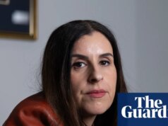 Competition de Adelaide dispensa a proeminente acadêmica Randa Abdel-Fattah por preocupações de “sensibilidade cultural” após ataque de Bondi