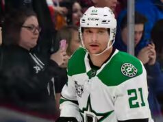 Seulement le deuxieme Français para inscrever um tour du chapeau no LNH depois… Antoine Roussel!