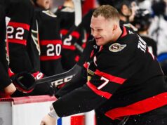 «C’est de la foutaise»: Tkachuk s’attaque aux rumeurs et défend Ullmark