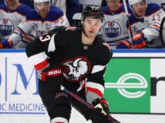 Josh Norris, do Sabres, sai do jogo contra Flyers com lesão na parte superior do corpo