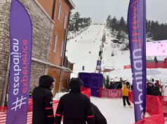 Commanditaire discutível na Coupe du monde de ski acrobatique em Val Saint-Côme: a malva do Azerbaijão domina o native