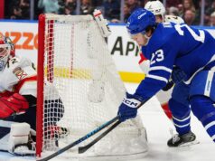 No 200º jogo, Knies lembra a Toronto porque ele é a chave para o futuro dos Maple Leafs