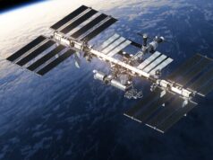 Astronautas deixam a ISS na primeira evacuação médica e devem desembarcar na Califórnia esta noite