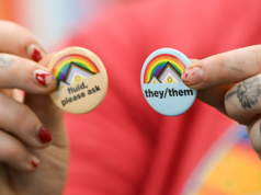 O conselho escolar da Virgínia proíbe funcionários de forçar alunos e professores a usar pronomes preferidos