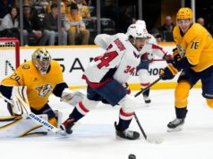 Sourdif do Capitals sai contra Predators com lesão na parte superior do corpo