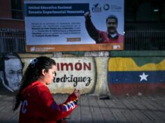 Venezuela liberta mais presos políticos à medida que aumenta a pressão