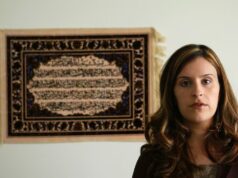 A diretora do pageant de escritores australianos se demite, Jacinda Ardern, outros boicotam após a proibição do autor palestino