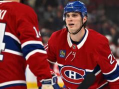 Jogador por excelência dos quatro anos: Juraj Slafkovsky sait maintenant de qui il sera entouré aux Jeux olympiques