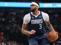 Relatório: Anthony Davis, do Mavericks, sofre lesão no ligamento na mão