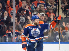 Oilers felizes em comemorar o marco de Draisaitl, apesar da derrota nos pênaltis