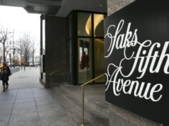 Saks World, rede centenária de lojas de departamentos sofisticadas, pede falência