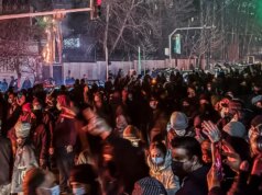 Protestos antigovernamentais continuam no Irã enquanto Trump emite novo alerta sobre intervenção