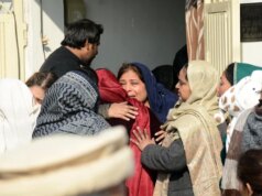 Noivos entre 8 mortos em explosão de gás em casamento