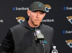 Os comentários do jornalista da NFL ao técnico do Jaguars após a derrota nos playoffs geram debate nas redes sociais