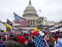 O novo projeto de lei democrata forçaria as escolas a rotular a violação do Capitólio em 6 de janeiro como ‘ataque violento e sem precedentes’